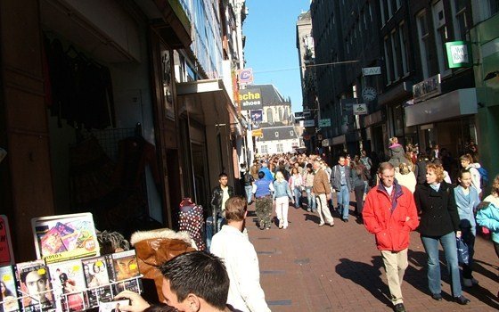466_fullimage_amsterdam-kalverstraat-jpg_560x350