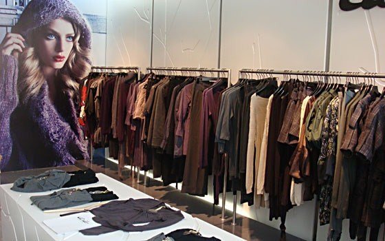 528_fullimage_amsterdam-shopping-kledingrek_560x350