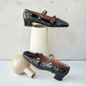 L’imperdibile must have invernale di quest’anno sono le scarpe in vernice